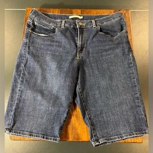 Levi’s Women’s Size 31 Bermuda Jean Shorts